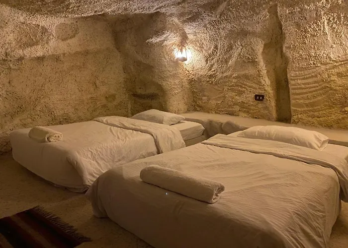 7 Caves Hotel