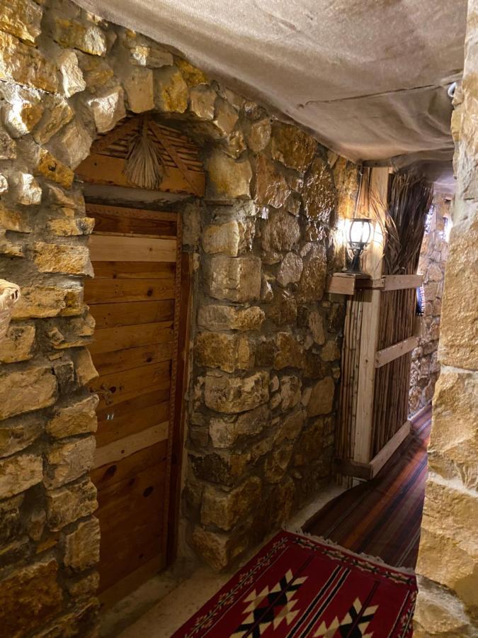 7 Caves Guest house *