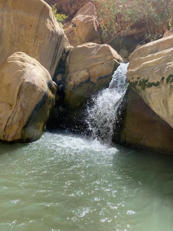 Guest house 7 Caves Al Jayah